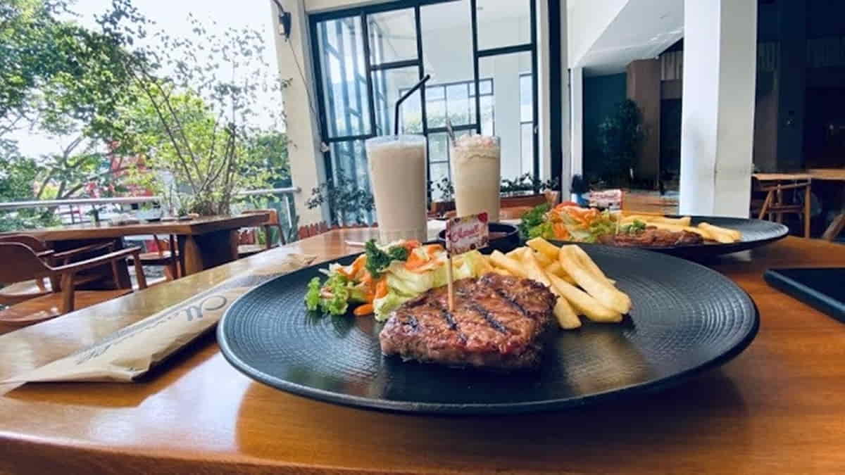 Sensasi Kuliner Barat: 5 Tempat Makan Steak Dan Burger Lezat Di Tasikmalaya